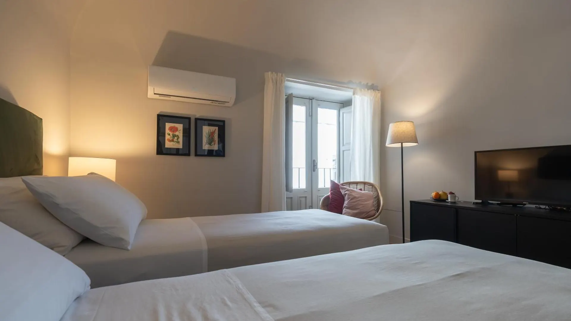 Mirone - Suite Apartments Catania Centro 0*,  Italy
