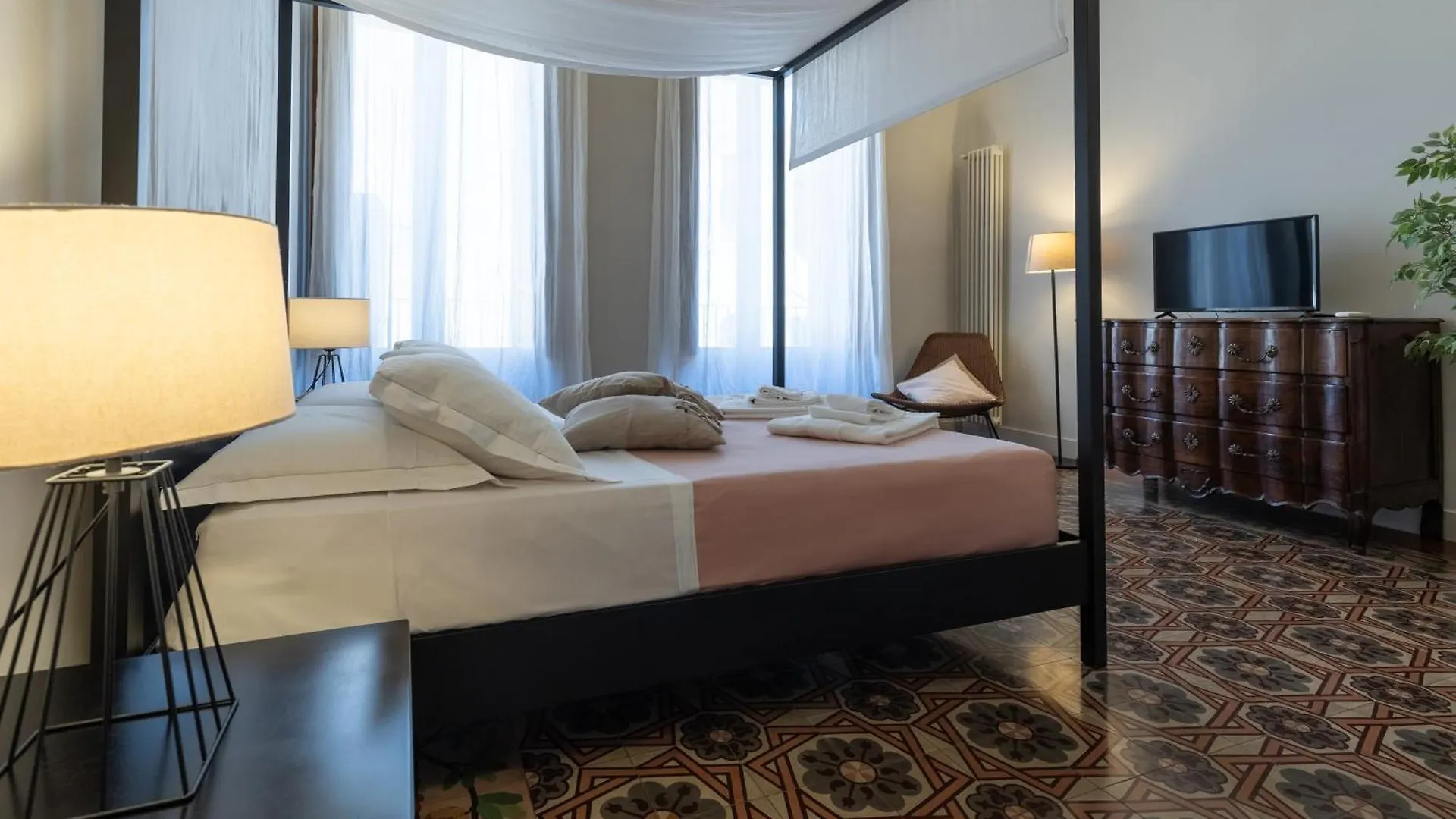 Mirone - Suite Apartments Catania Centro 0*,  Italy