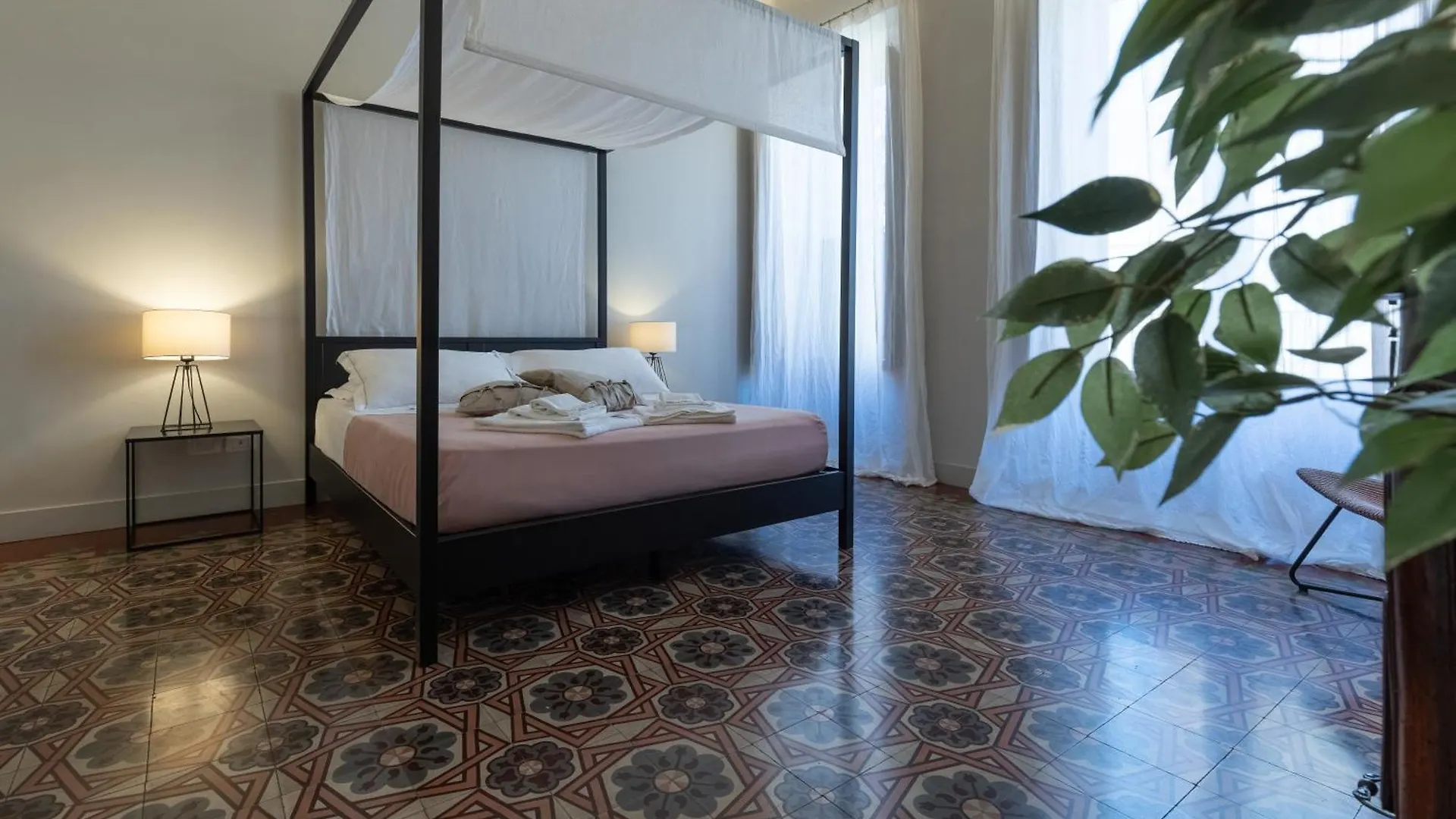 Mirone - Suite Apartments Catania Centro 0*,