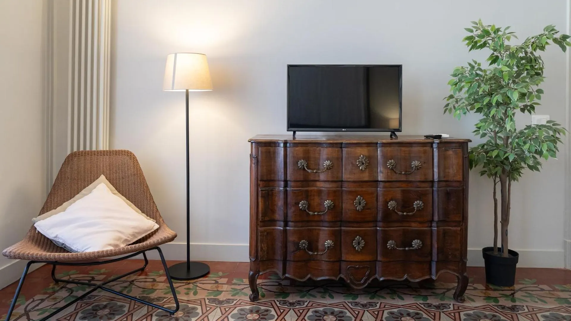 Mirone - Suite Apartments Catania Centro 0*,  Italy